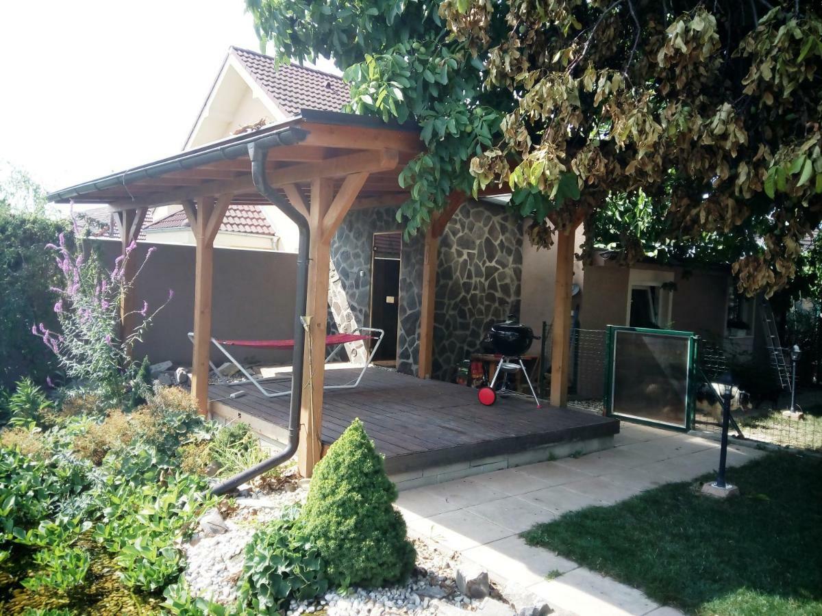 Walnut Apartment With Sauna And Pond Topoľčany Exterior foto