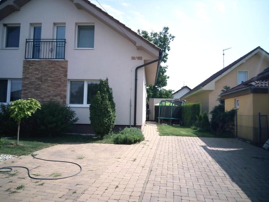 Walnut Apartment With Sauna And Pond Topoľčany Exterior foto