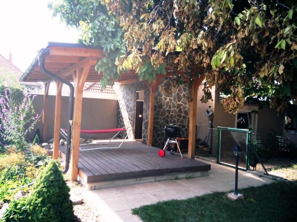 Walnut Apartment With Sauna And Pond Topoľčany Exterior foto