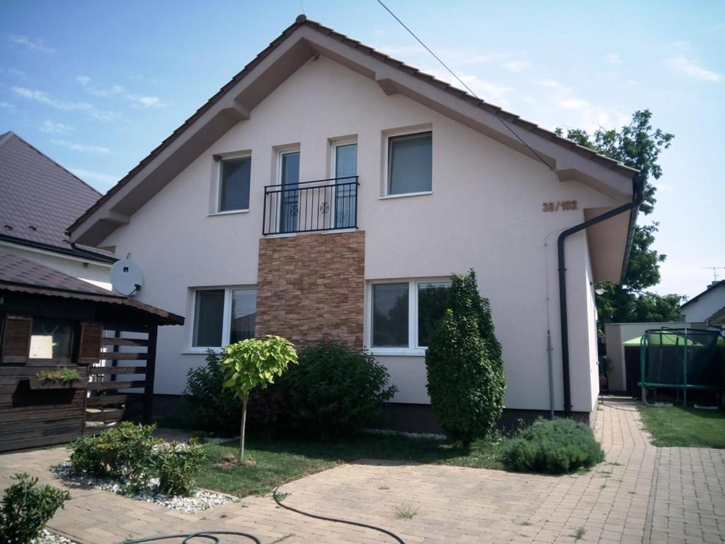 Walnut Apartment With Sauna And Pond Topoľčany Exterior foto